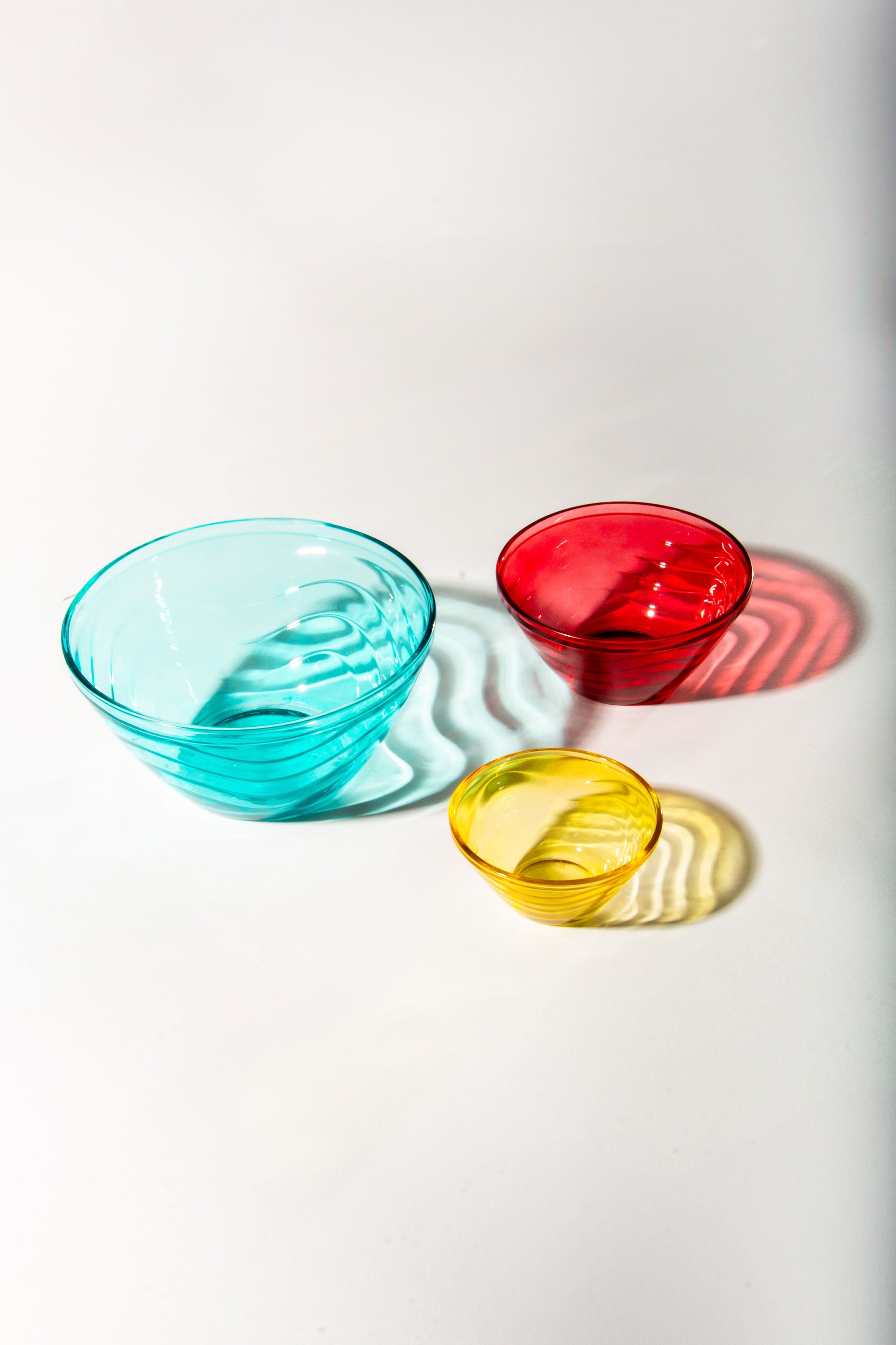 1970s Wave Pattern Tricolor Glass Bowl Set