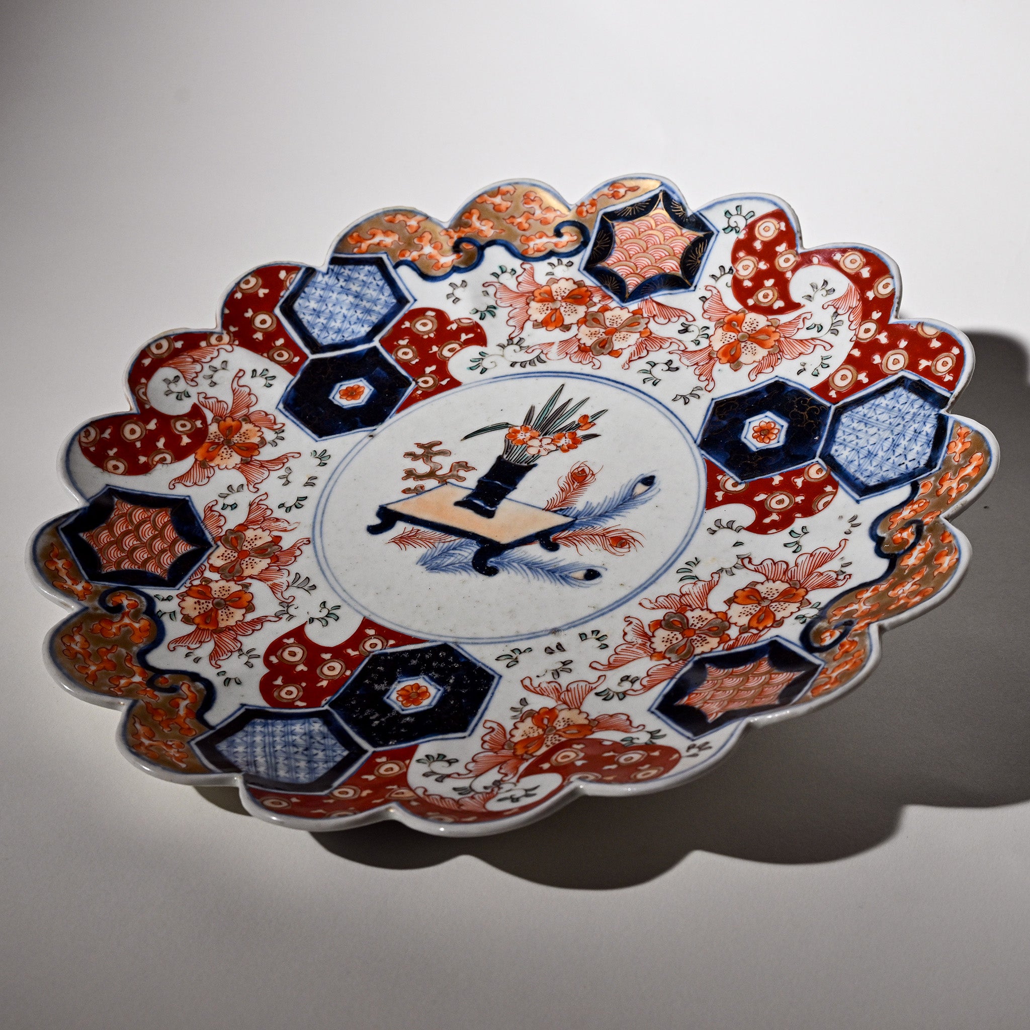 Vintage Japanese Imari Scalloped Plate – Edo to Meiji Period (c.1850–1900)