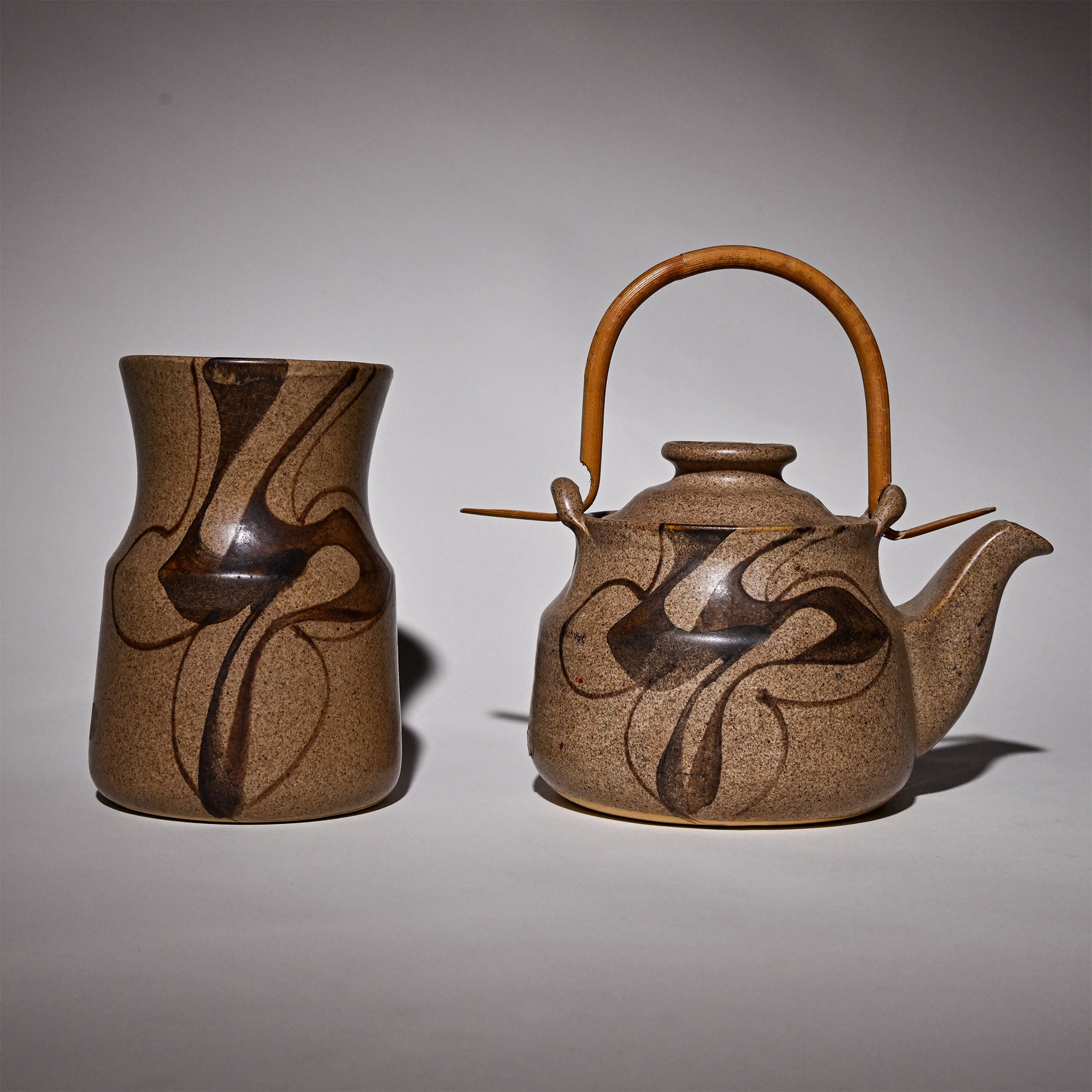 Vintage 1970s Scottish Studio Pottery Teapot by Barbara Davidson – Larbert Pottery