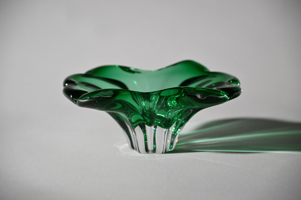 Emerald Green Freeform Art Glass Bowl, Mid-Century