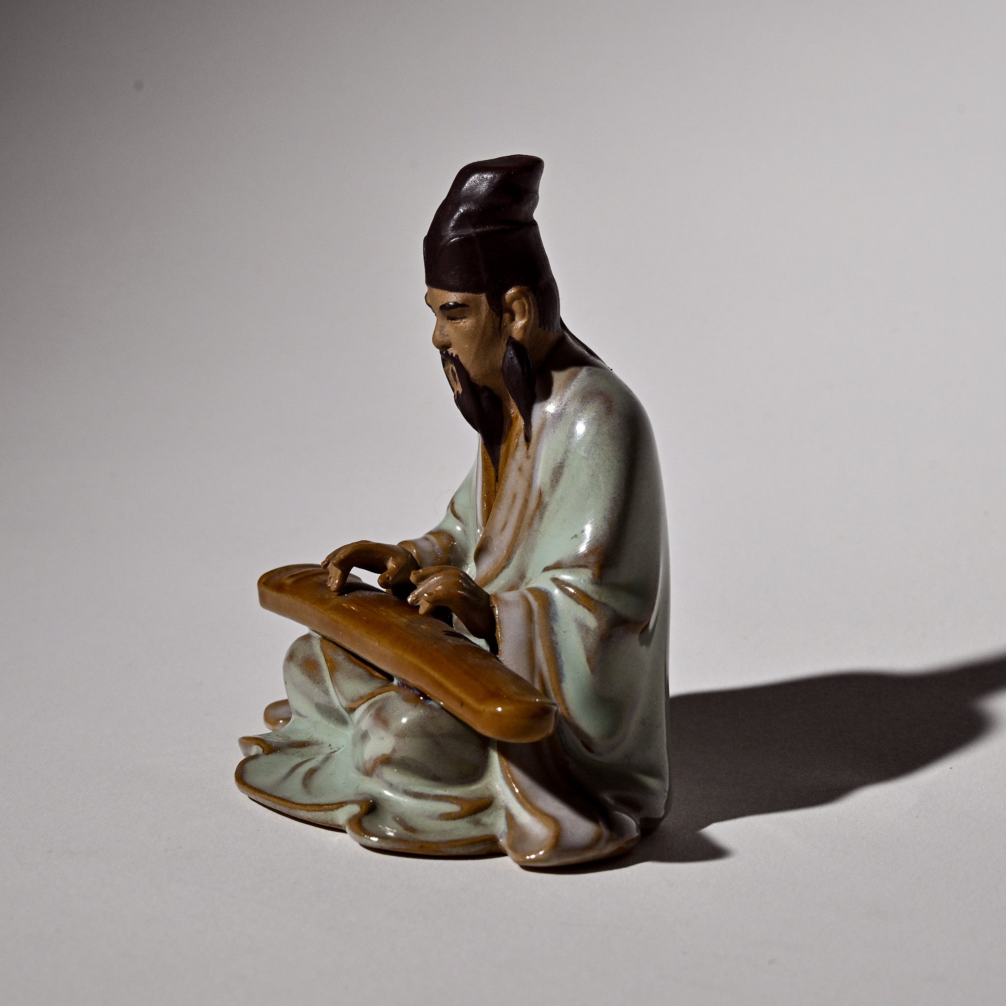 Vintage Chinese Mudman Figurine – Seated Musician, Shiwan Pottery (1960s–1970s)