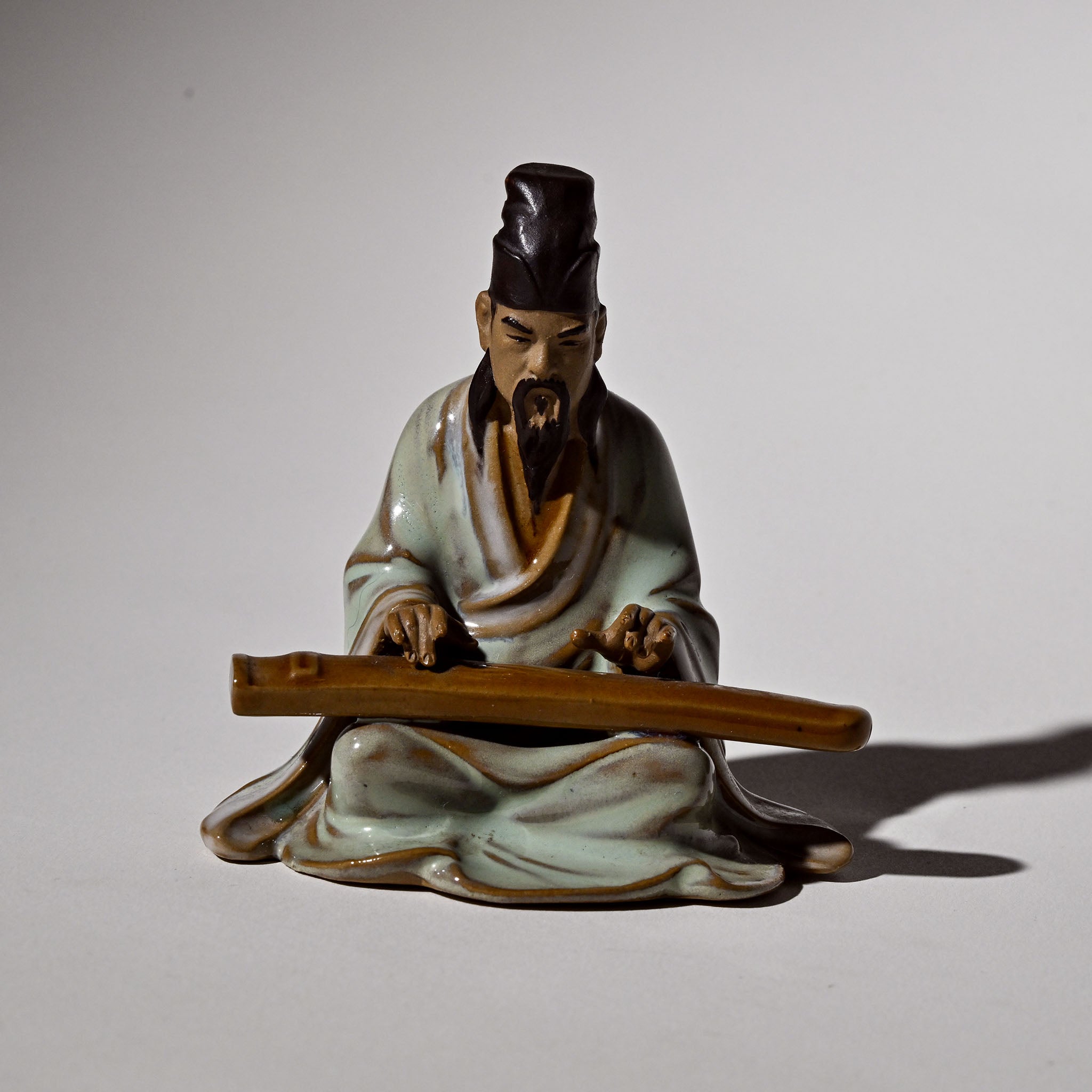 Vintage Chinese Mudman Figurine – Seated Musician, Shiwan Pottery (1960s–1970s)