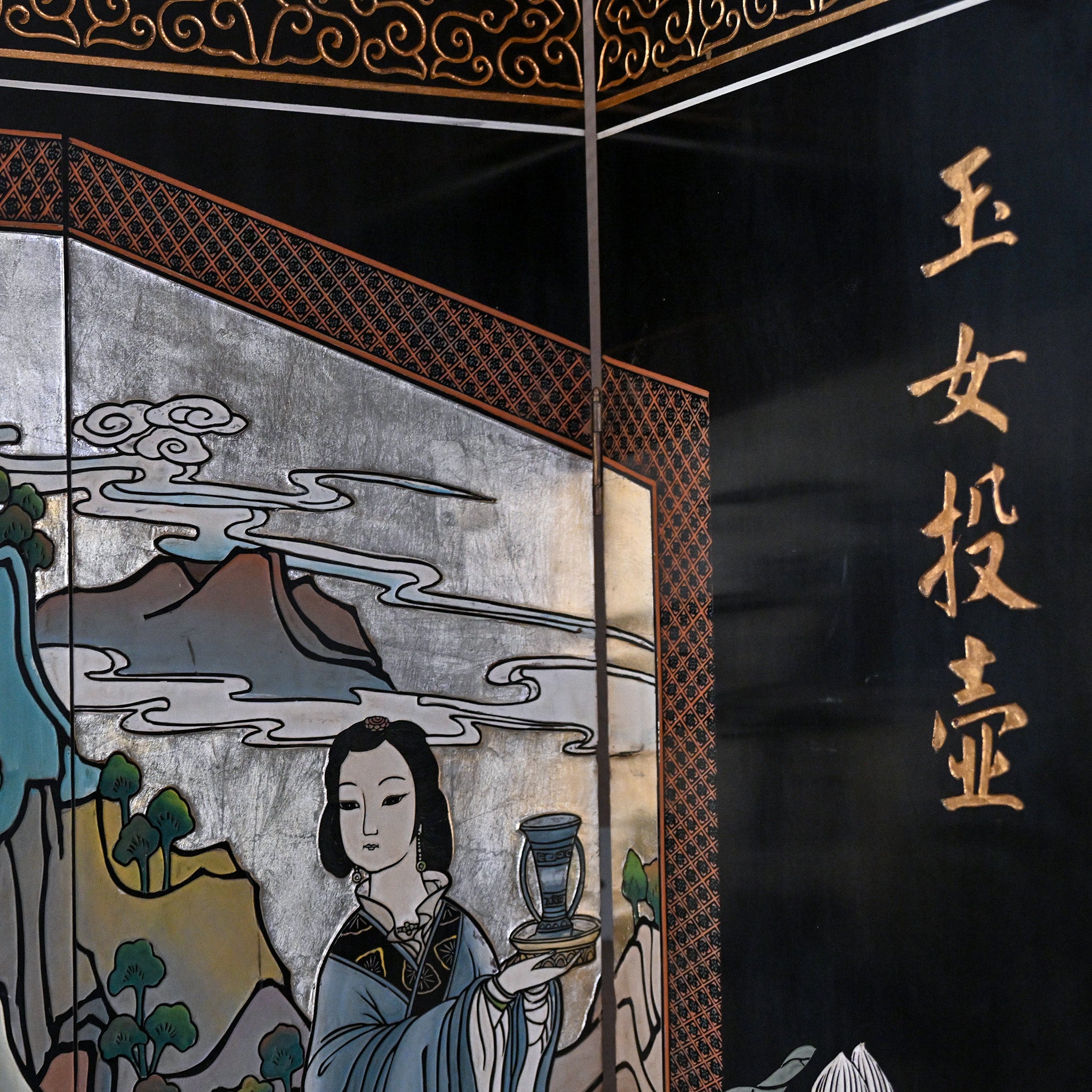 Mid-Century Hand-Painted Chinese Lacquer Screen – 6-Panel Palace Garden Scene