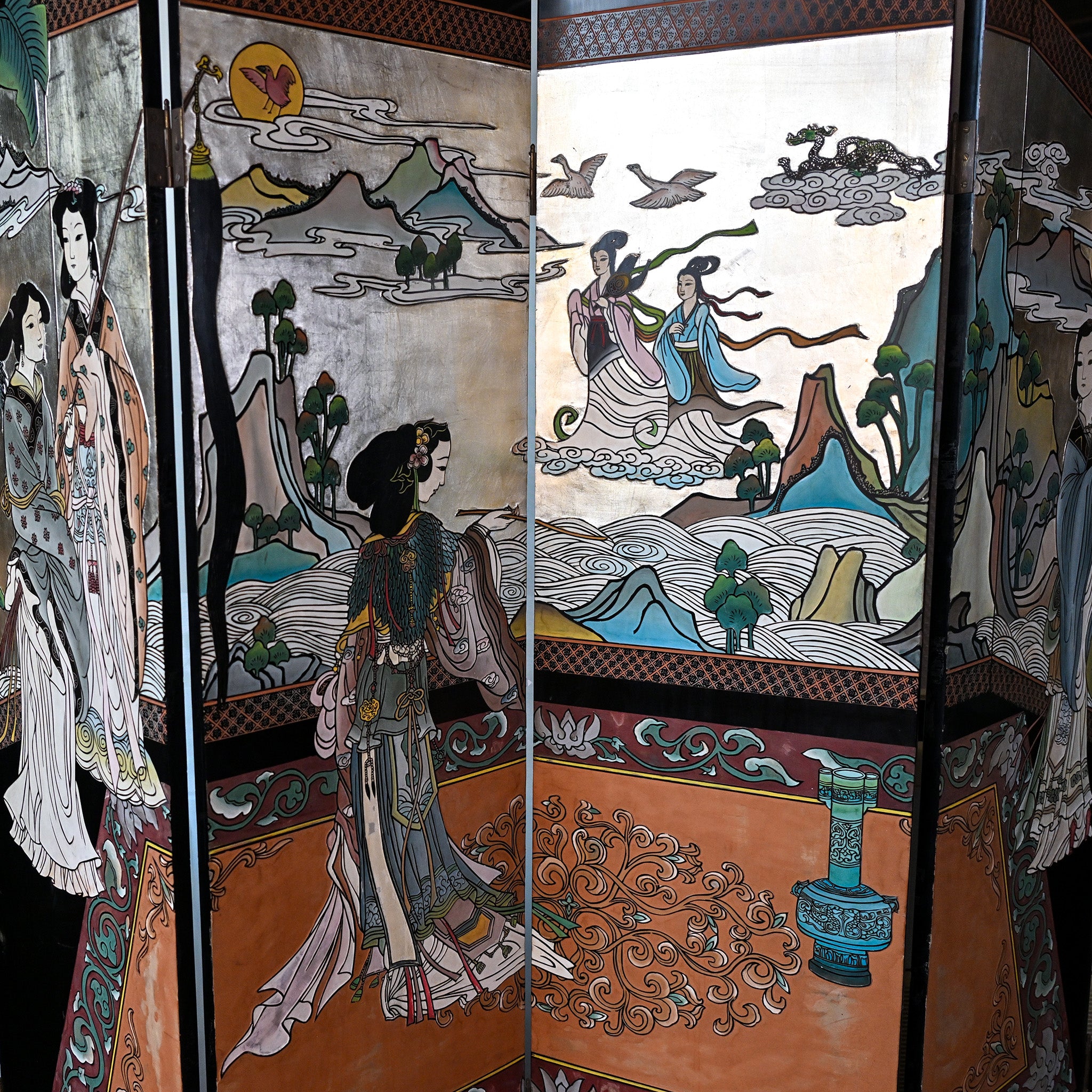 Mid-Century Hand-Painted Chinese Lacquer Screen – 6-Panel Palace Garden Scene