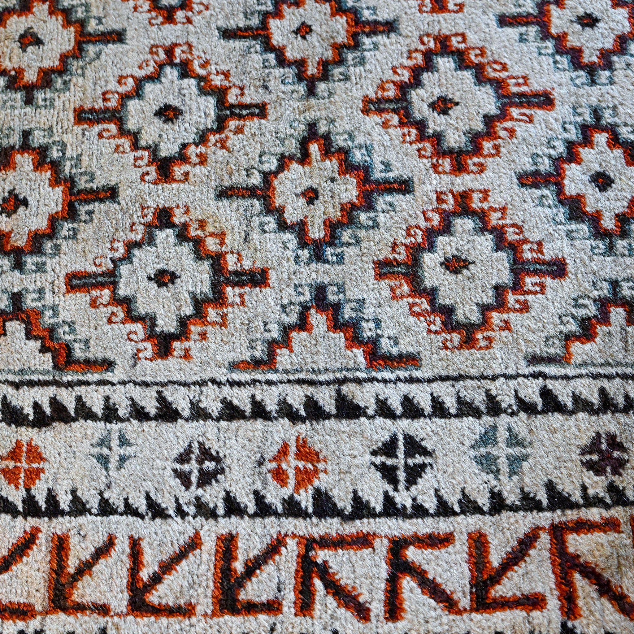 Vintage Moroccan Berber Rug – Handwoven Wool Carpet