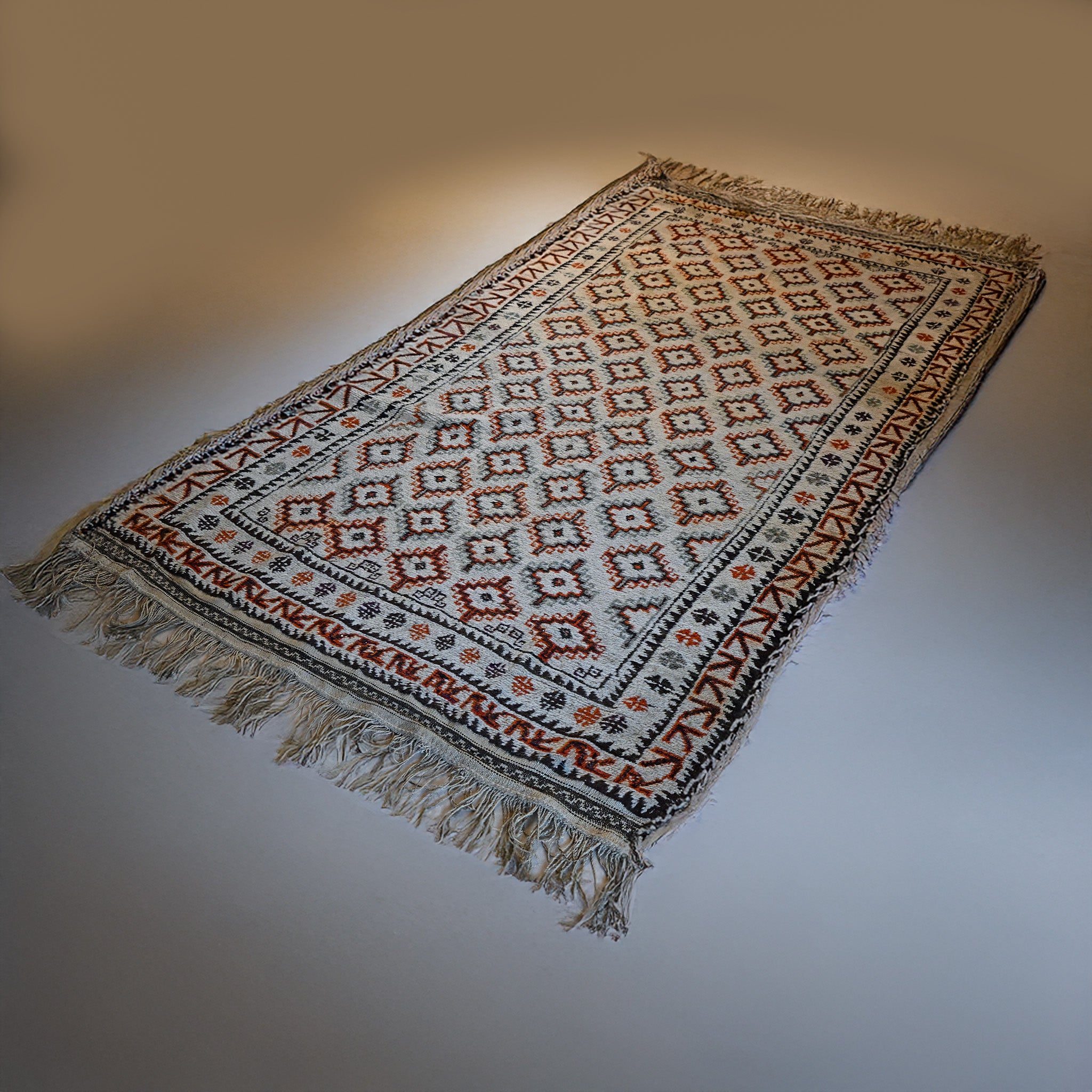 Vintage Moroccan Berber Rug – Handwoven Wool Carpet