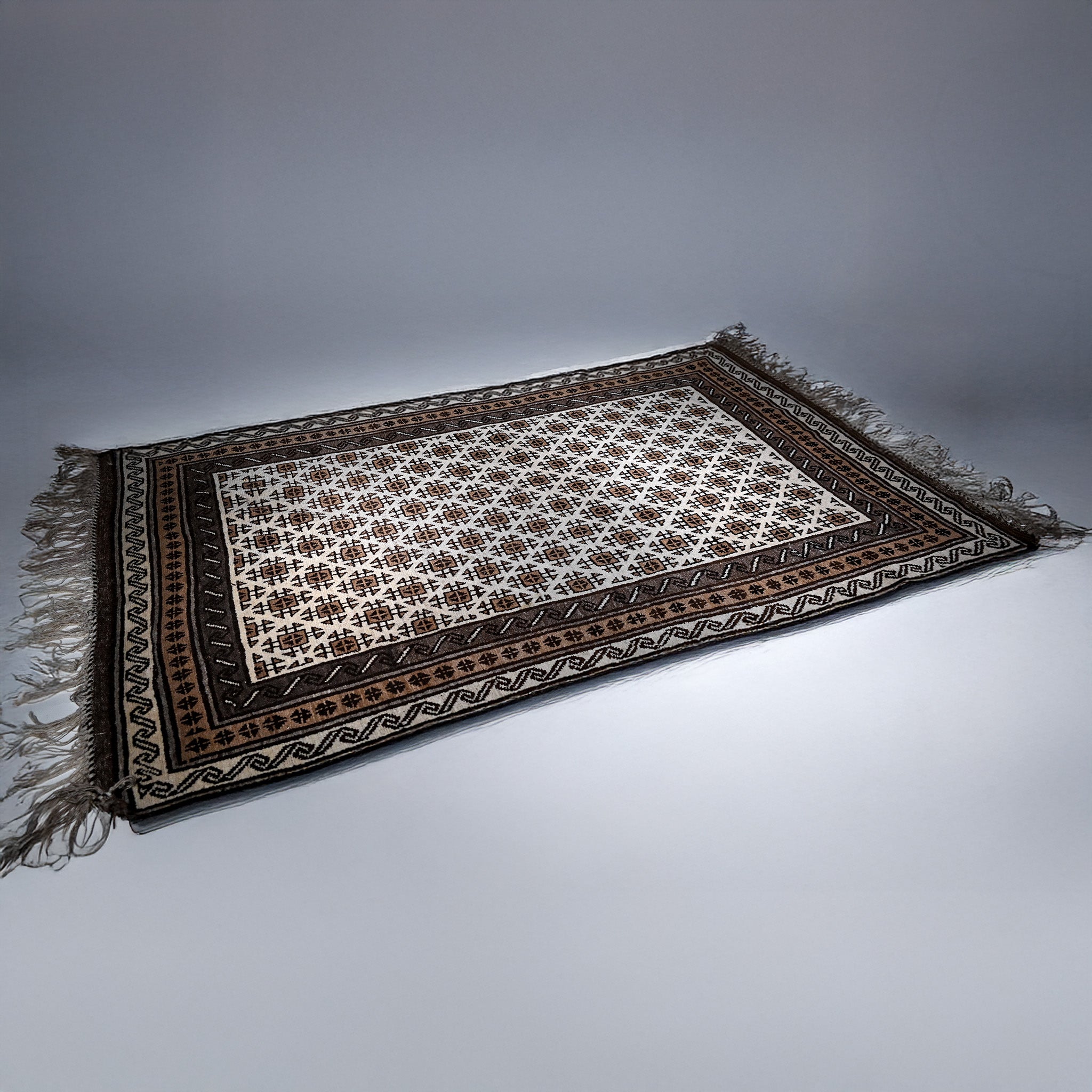 Vintage Pakistani Balochi Rug – Mid-Century Handwoven Wool Carpet